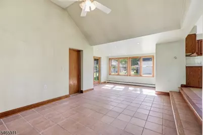 127 Warrenville Rd, Green Brook Township, NJ 08812 - Photo 16