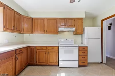 127 Warrenville Rd, Green Brook Township, NJ 08812 - Photo 14