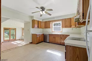 127 Warrenville Rd, Green Brook Township, NJ 08812 - Photo 12