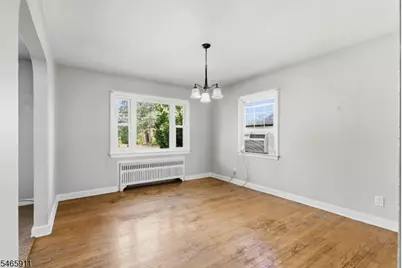127 Warrenville Rd, Green Brook Township, NJ 08812 - Photo 8