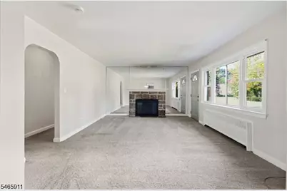 127 Warrenville Rd, Green Brook Township, NJ 08812 - Photo 6