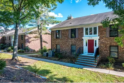 17 Sunrise Dr, Long Hill Township, NJ 07933 - Photo 2