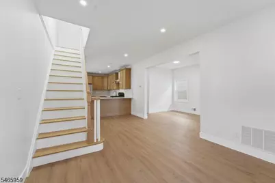 95 Rutherford Pl, North Arlington, NJ 07031 - Photo 8