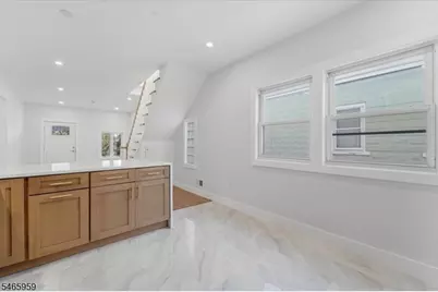 95 Rutherford Pl, North Arlington, NJ 07031 - Photo 6