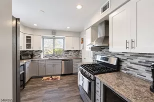 1 Sparrow Cir, Hampton Township, NJ 07860 - Photo 4