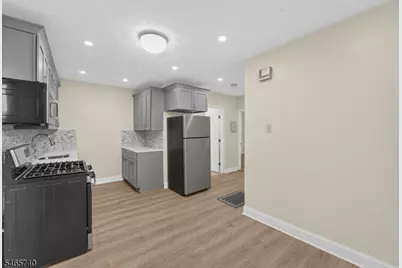 29 Goodwin Ave, Newark, NJ 07112 - Photo 6