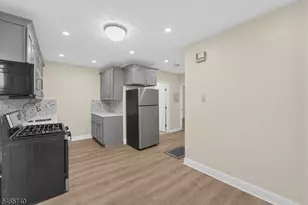 29 Goodwin Ave, Newark, NJ 07112 - Photo 6