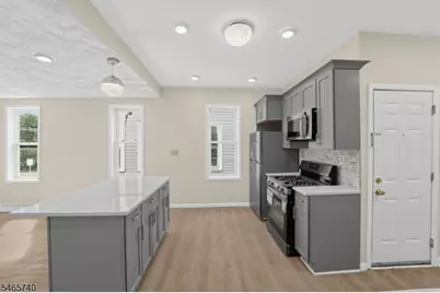 29 Goodwin Ave, Newark, NJ 07112 - Photo 18