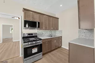 29 Goodwin Ave, Newark, NJ 07112 - Photo 42
