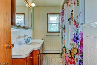 129 Irvington Ave, Franklin Township, NJ 08873 - Photo 22