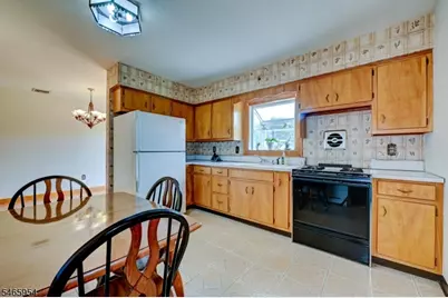 129 Irvington Ave, Franklin Township, NJ 08873 - Photo 16