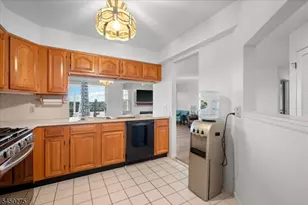 62 Amethyst Ln, Paterson, NJ 07501 - Photo 2