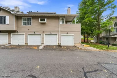 56 Bentley Ct, Bedminster Township, NJ 07921 - Photo 2