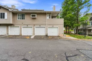 56 Bentley Ct, Bedminster Township, NJ 07921 - Photo 2