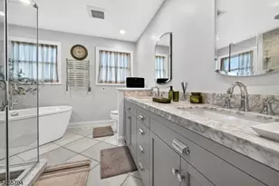 11 Tulip Ct, Kenilworth, NJ 07033 - Photo 26