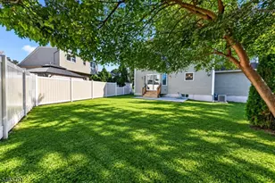 11 Tulip Ct, Kenilworth, NJ 07033 - Photo 32