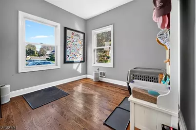 11 Tulip Ct, Kenilworth, NJ 07033 - Photo 8
