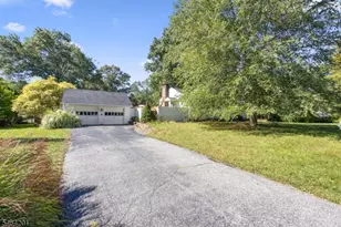 16 Dayton Rd, Raritan Township, NJ 08822 - Photo 2