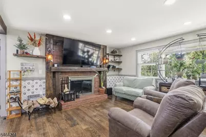 16 Dayton Rd, Raritan Township, NJ 08822 - Photo 8