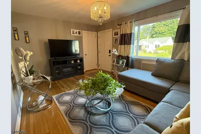 334 N 4th Ave, Hawthorne, NJ 07506 - Photo 4