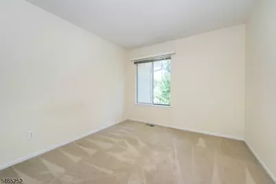 4 Danbury Ct, Bedminster Township, NJ 07921 - Photo 8