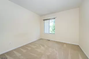 4 Danbury Ct, Bedminster Township, NJ 07921 - Photo 8