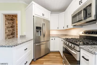 18 Halsted St, Verona, NJ 07044 - Photo 16