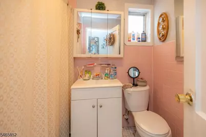 315 Pearsall Ave, Jersey City, NJ 07305 - Photo 18