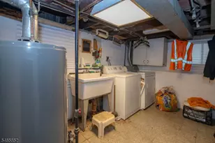 315 Pearsall Ave, Jersey City, NJ 07305 - Photo 22