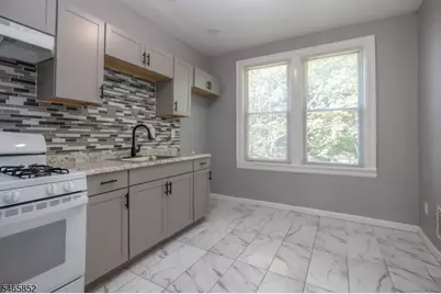 315 Pearsall Ave, Jersey City, NJ 07305 - Photo 4