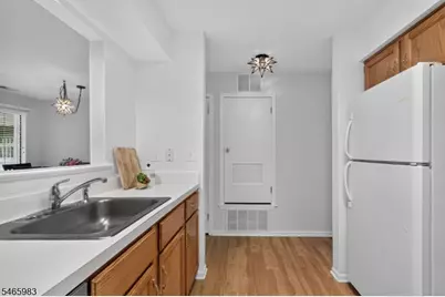 76 Encampment Dr, Bedminster Township, NJ 07921 - Photo 8