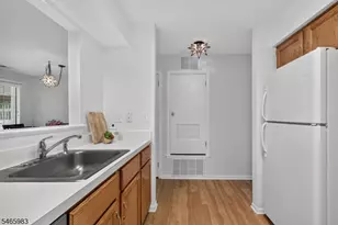 76 Encampment Dr, Bedminster Township, NJ 07921 - Photo 8