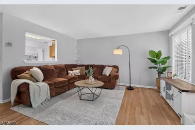 76 Encampment Dr, Bedminster Township, NJ 07921 - Photo 2