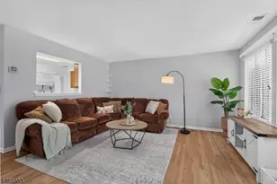 76 Encampment Dr, Bedminster Township, NJ 07921 - Photo 2