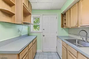 1118 W Henry St, Linden, NJ 07036 - Photo 14