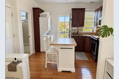 80 Bay St #9, Montclair Twp., NJ 07042 - Photo 4