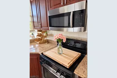 80 Bay St #9, Montclair Twp., NJ 07042 - Photo 2