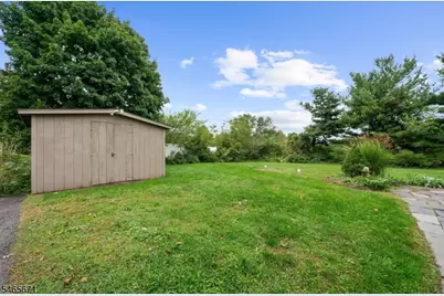 9 Hoffman Rd, Clinton Township, NJ 08833 - Photo 18