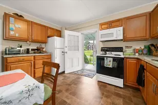 9 Hoffman Rd, Clinton Township, NJ 08833 - Photo 8