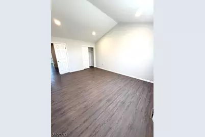 111 Columbus Dr, Franklin Township, NJ 08823 - Photo 12