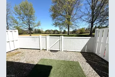 111 Columbus Dr, Franklin Township, NJ 08823 - Photo 24