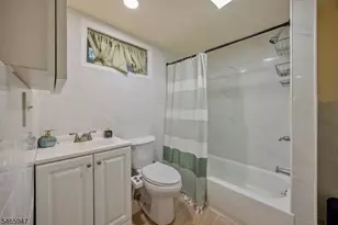 14 Farmingdale Ave, Bloomfield, NJ 07003 - Photo 10