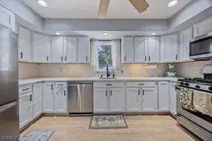 14 Farmingdale Ave, Bloomfield, NJ 07003 - Photo 8