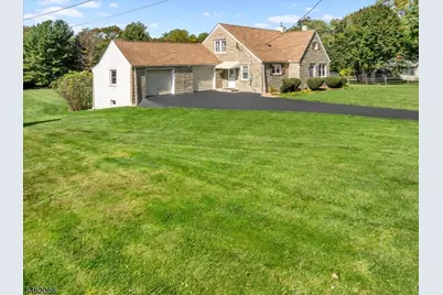 321 Fairmount Rd, Washington Township, NJ 07853 - Photo 6