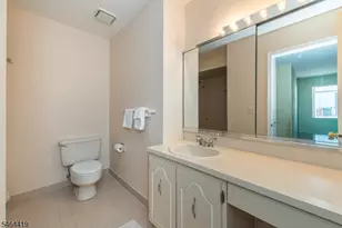 8 Birdseye Cir, Wayne, NJ 07470 - Photo 20