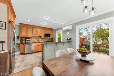 2153 Vauxhall Rd, Union Township, NJ 07083 - Photo 8
