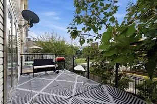 409 Halsey St, Newark, NJ 07102 - Photo 16