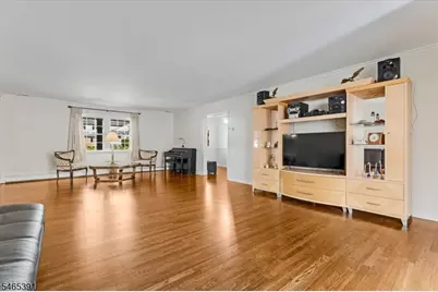 5 Beech Dr, Morris Plains, NJ 07950 - Photo 4