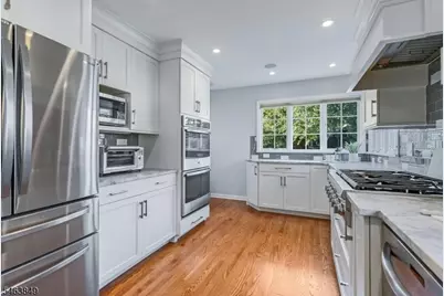 25 Richland Dr, Springfield, NJ 07081 - Photo 6