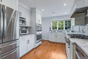 25 Richland Dr, Springfield, NJ 07081 - Photo 6